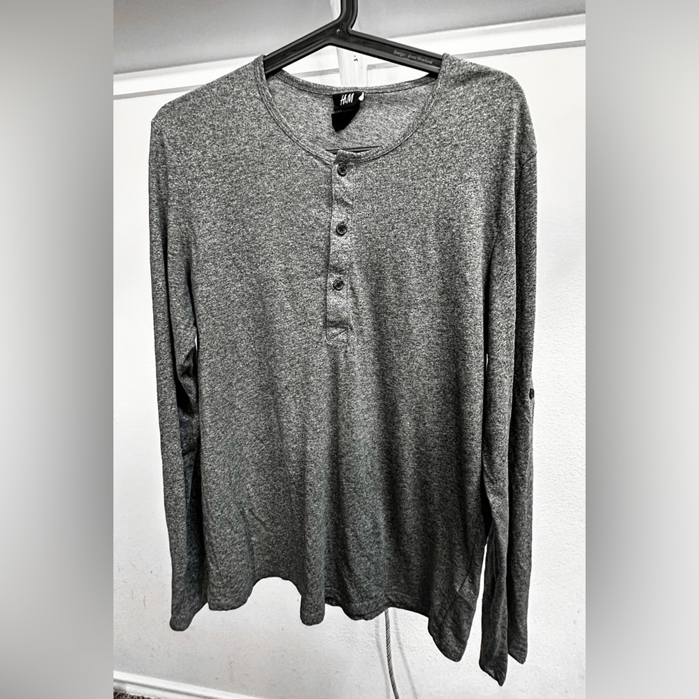 H&M Long Sleeve 3-Button Henley Shirt - Gray